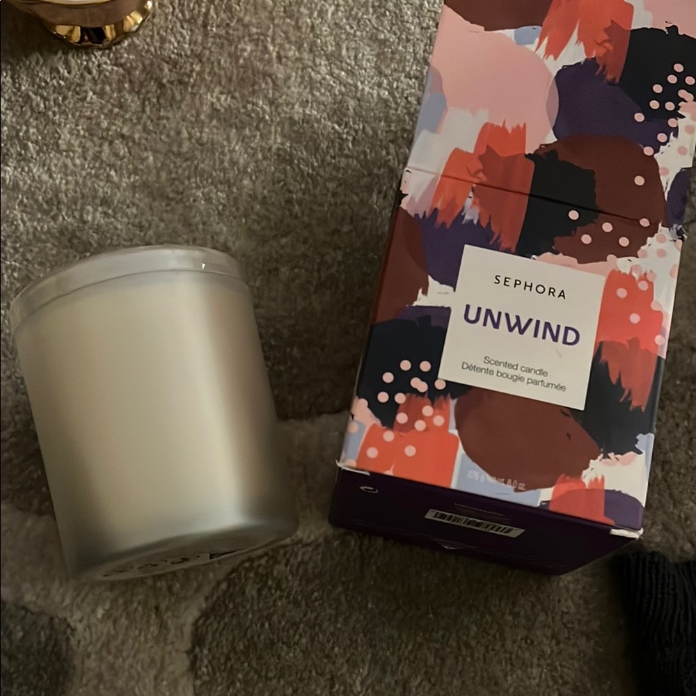 NWOT Sephora Unwind Scented Candle - White